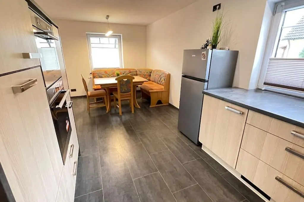 Shine Apartment Schwarzenfeld ألمانيا